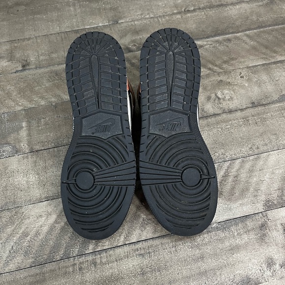 Nike Air Jordan 1 Mid Sail Orange Sneakers Sz  8 - Picture 5 of 5